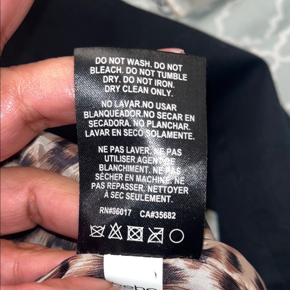 2B Bebe Black Blazer with Leopard Print Lining size Large - Picture 9 of 10